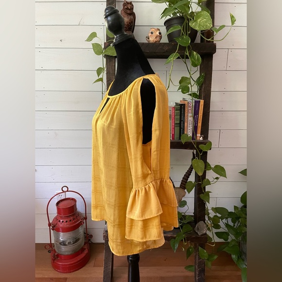 BCX: Cold Shoulder Blouse - Picture 6 of 17